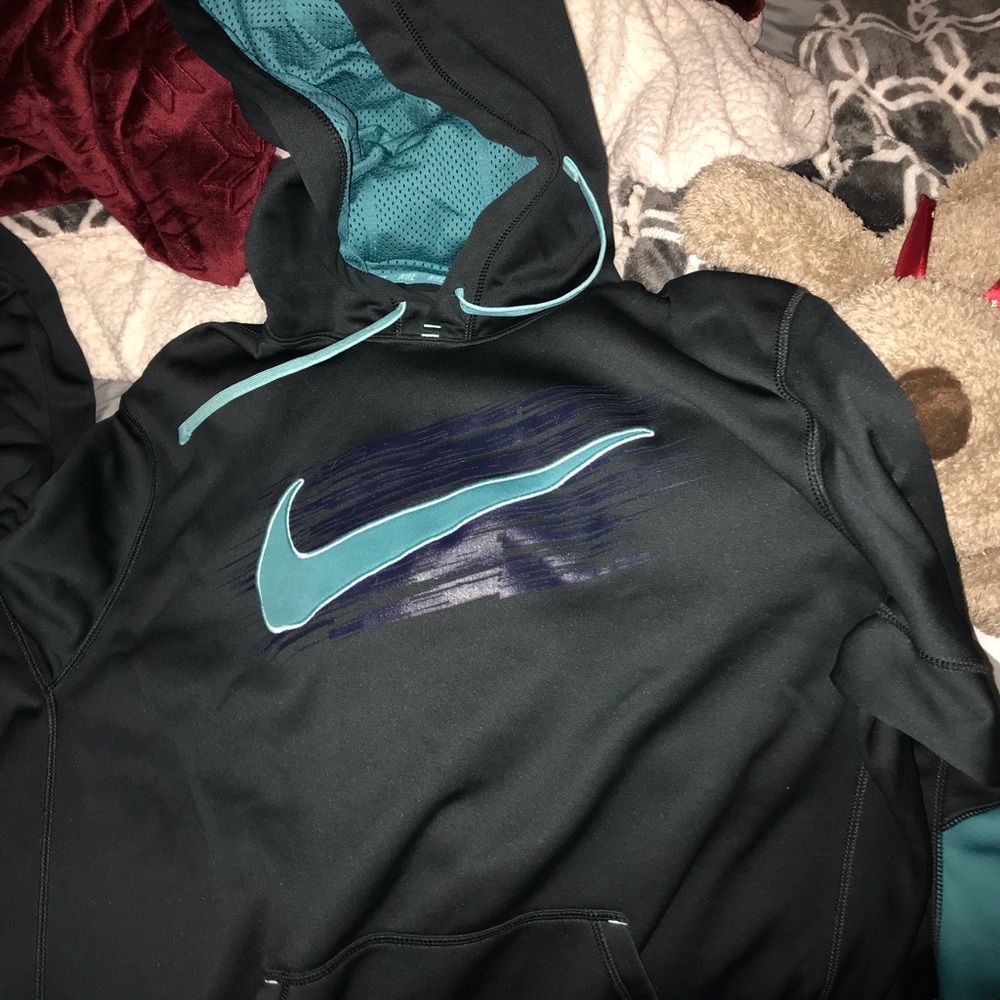 NIKE men’s sweatshirt!